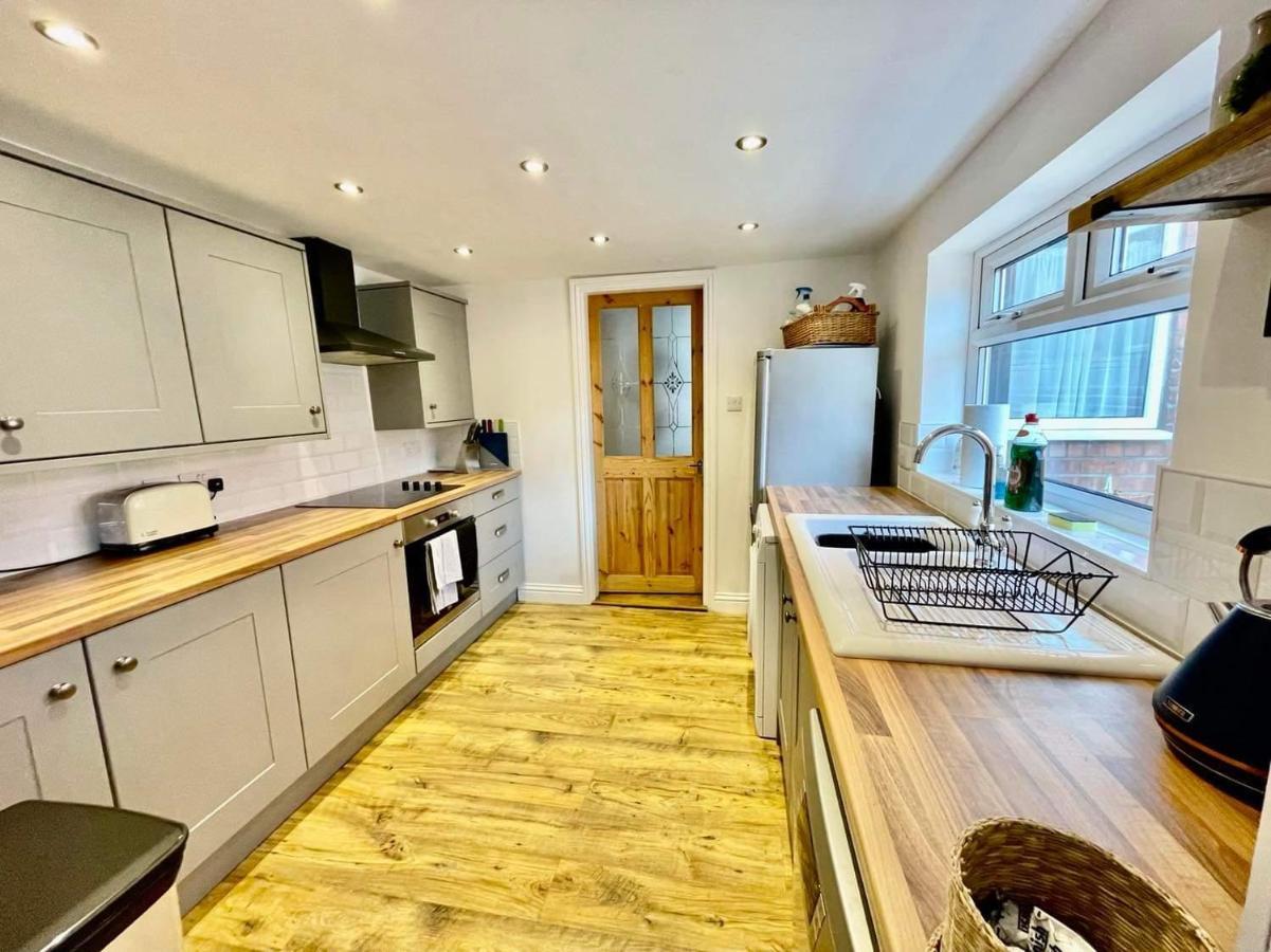 Spacious 3 Bedroom Retreat For Professionals Kingston upon Hull Εξωτερικό φωτογραφία